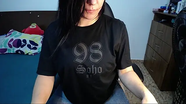 Snapshot of alexa_milsf chatting on 8, 3, 2025 alexa milsf online show from 8, 3, 2025