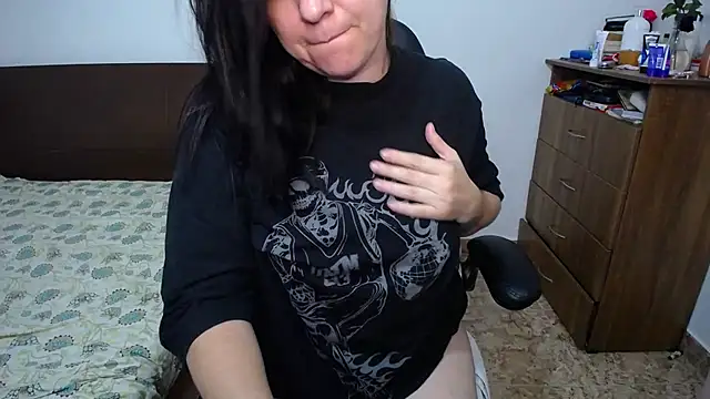 Snapshot of alexa_milsf chatting on 7, 10, 2025 alexa milsf online show from 7, 10, 2025