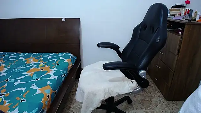 Snapshot of alexa_milsf chatting on 18, 10, 2025 alexa milsf online show from 18, 10, 2025