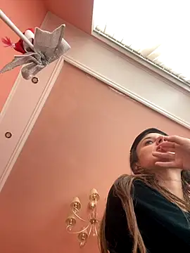 Flossy Vettie online show from 7, 11, 2025