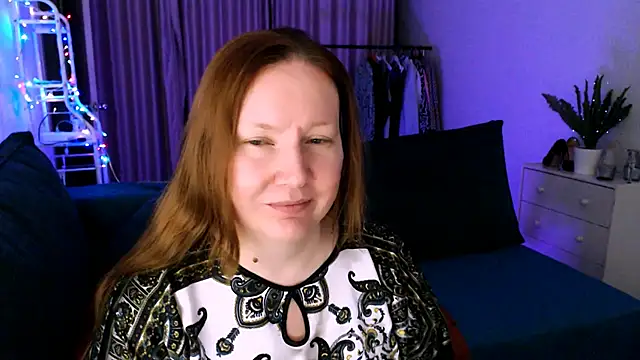 Snapshot of GoddessLara chatting on 10, 12, 2024 GoddessLara online show from 10, 12, 2024