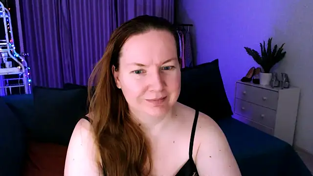 Snapshot of GoddessLara chatting on 25, 12, 2024 GoddessLara online show from 25, 12, 2024