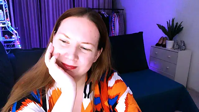 Snapshot of GoddessLara chatting on 10, 1, 2025 GoddessLara online show from 10, 1, 2025