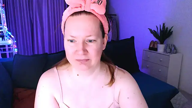 Snapshot of GoddessLara chatting on 18, 1, 2025 GoddessLara online show from 18, 1, 2025