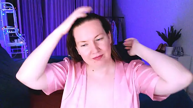 Snapshot of GoddessLara chatting on 31, 1, 2025 GoddessLara online show from 31, 1, 2025