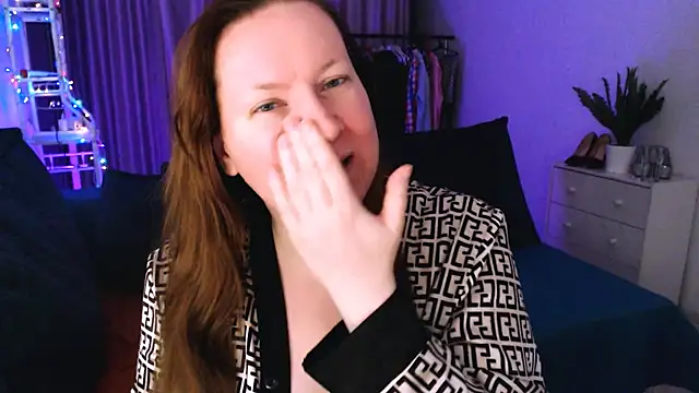 Snapshot of GoddessLara chatting on 1, 2, 2025 GoddessLara online show from 1, 2, 2025