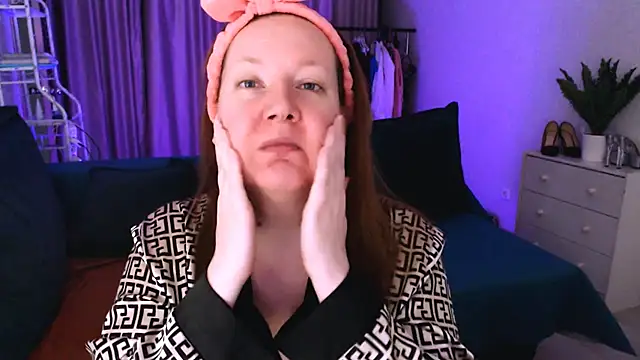 Snapshot of GoddessLara chatting on 1, 3, 2025 GoddessLara online show from 1, 3, 2025