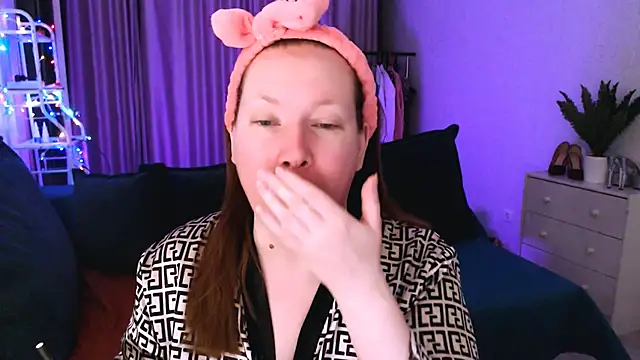 Snapshot of GoddessLara chatting on 4, 3, 2025 GoddessLara online show from 4, 3, 2025