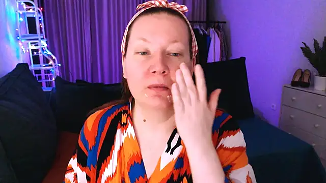 Snapshot of GoddessLara chatting on 11, 3, 2025 GoddessLara online show from 11, 3, 2025