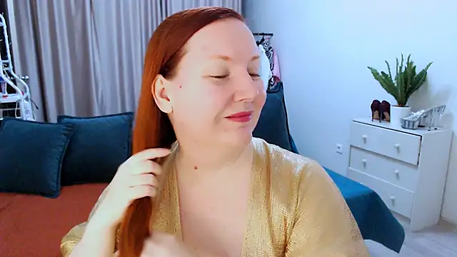 Snapshot of GoddessLara chatting on 15, 9, 2025 GoddessLara online show from 15, 9, 2025