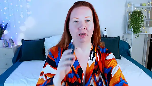 Snapshot of GoddessLara chatting on 26, 10, 2025 GoddessLara online show from 26, 10, 2025