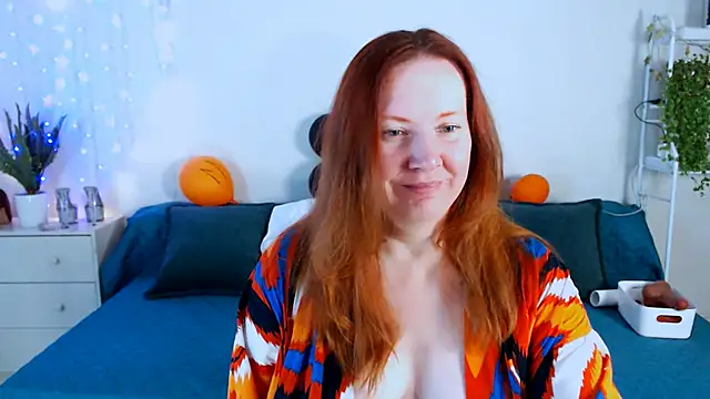 Snapshot of GoddessLara chatting on 31, 10, 2025 GoddessLara online show from 31, 10, 2025