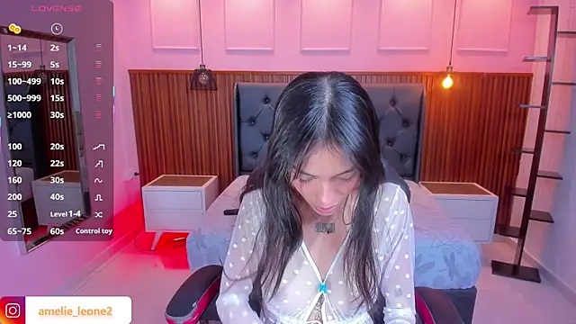 AMELIELEONE online show from 7, 10, 2025