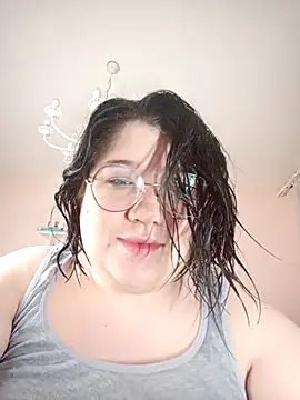 Snapshot of Vi-Vixen chatting on 1, 3, 2025 Vi-Vixen online show from 1, 3, 2025