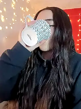 IvonneT online show from 11, 12, 2024