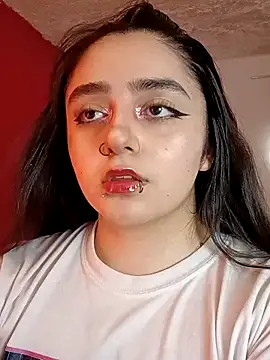 IvonneT online show from 5, 10, 2025