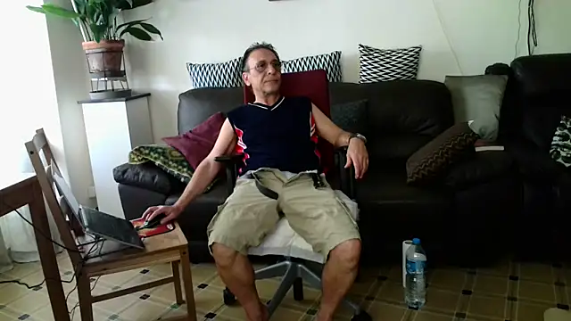 Snapshot of HETEREOMAN chatting on 21, 9, 2025 HETEREOMAN online show from 21, 9, 2025