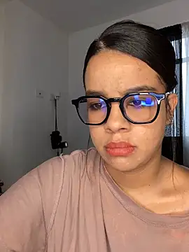 Snapshot of trianawhite chatting on 3, 12, 2024 trianawhite online show from 3, 12, 2024