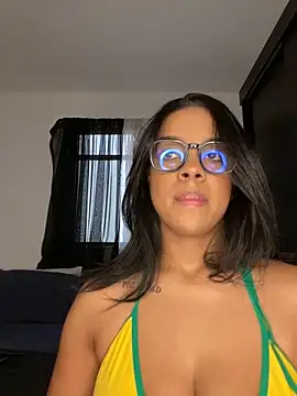 Snapshot of trianawhite chatting on 30, 9, 2025 trianawhite online show from 30, 9, 2025