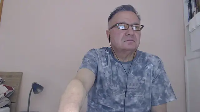 YOU6me online show from 8, 9, 2025