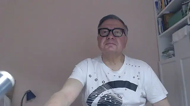 Snapshot of YOU6me chatting on 17, 6, 2026 YOU6me online show from 17, 6, 2026