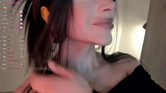 Snapshot of sweetest_bella chatting on 16, 12, 2025 sweetest bella online show from 16, 12, 2025