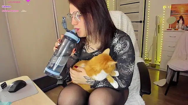 Ophelia mm online show from 16, 12, 2025