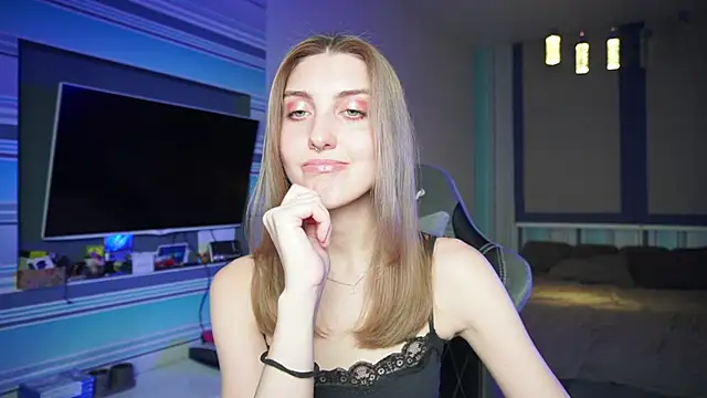 CassiaBlade1 online show from 18, 9, 2025