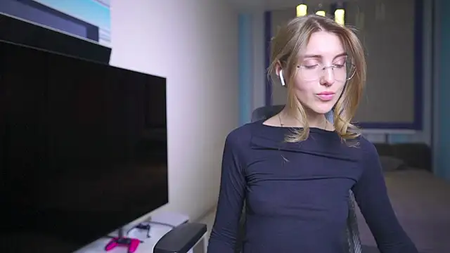 CassiaBlade1 online show from 8, 2, 2026