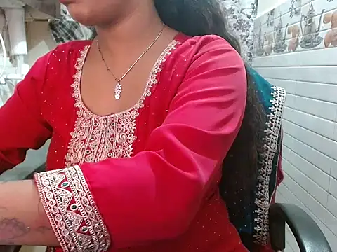 LovingPihu online show from 29, 3, 2026