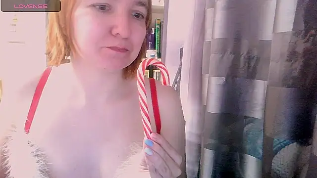 BrattyFoxyGirl online show from 25, 12, 2024