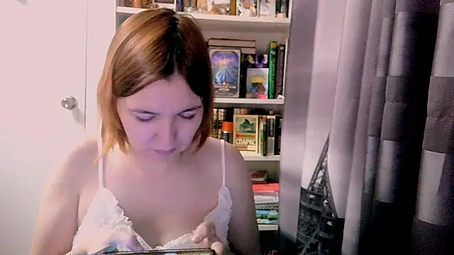 BrattyFoxyGirl online show from 15, 2, 2025