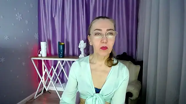 queen a n i online show from 29, 1, 2025