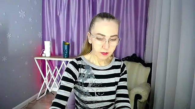 queen a n i online show from 30, 1, 2025