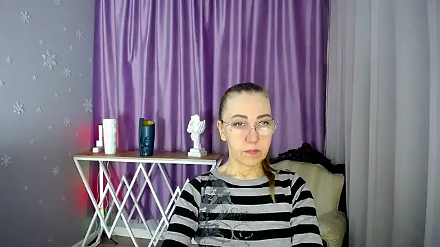 queen a n i online show from 24, 2, 2025