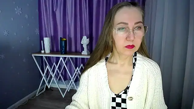 queen a n i online show from 5, 3, 2025