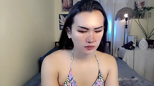 Snapshot of beatrice_21 chatting on 30, 10, 2025 beatrice 21 online show from 30, 10, 2025