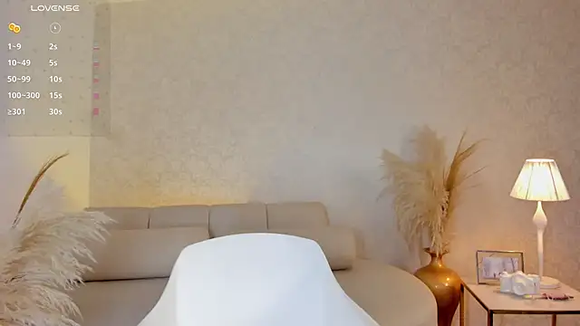 Snapshot of GraceCartier chatting on 4, 12, 2025 GraceCartier online show from 4, 12, 2025