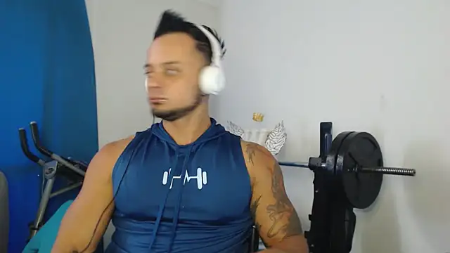 Snapshot of JacobJamess chatting on 25, 11, 2025 JacobJamess online show from 25, 11, 2025