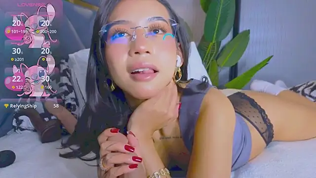 Mia Tin online show from 14, 11, 2025