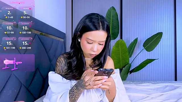 Mia Tin online show from 13, 7, 2026