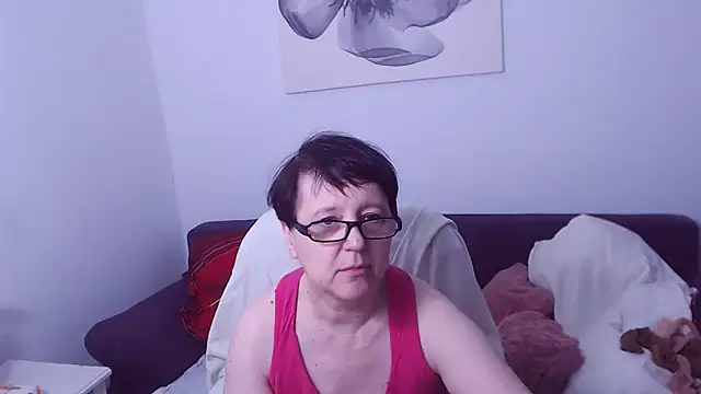 Snapshot of ChristaRose chatting on 8, 6, 2026 ChristaRose online show from 8, 6, 2026