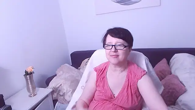 Snapshot of ChristaRose chatting on 10, 6, 2026 ChristaRose online show from 10, 6, 2026