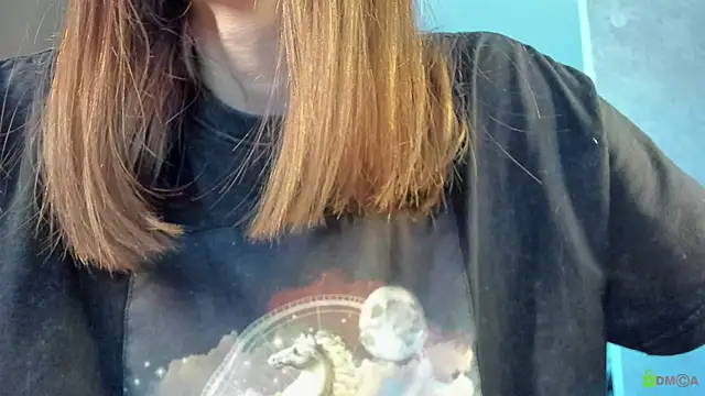 Courtney Luv online show from 18, 9, 2025