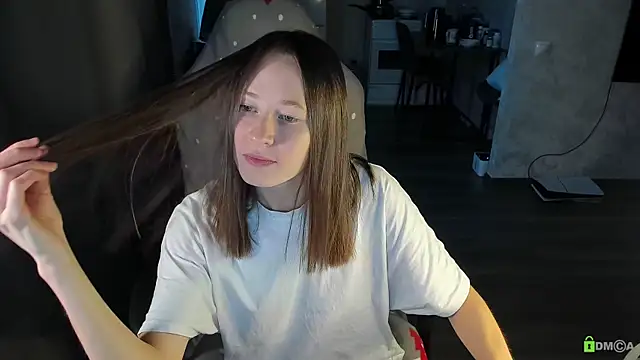 Courtney Luv online show from 3, 10, 2025