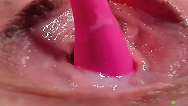 Courtney Luv online show from 19, 3, 2026