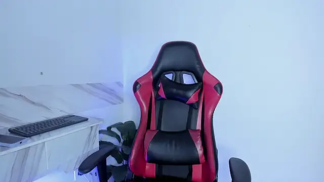 Snapshot of _liathompsom09 chatting on 13, 1, 2025 liathompsom09 online show from 13, 1, 2025