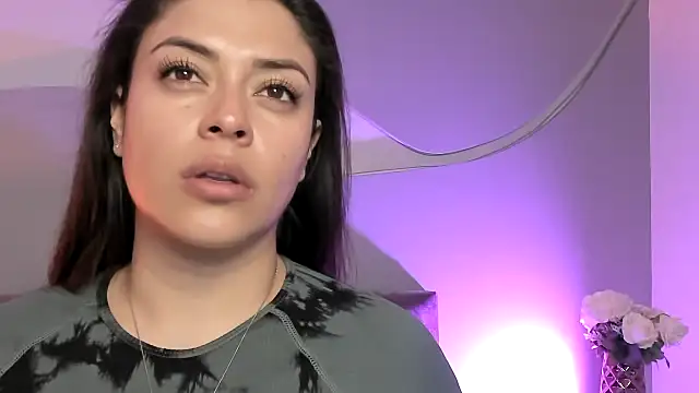 Nicolle W online show from 11, 3, 2025