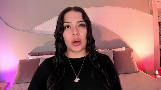 Nicolle W online show from 7, 11, 2025