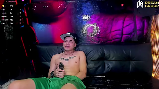 Snapshot of SecretsParty chatting on 15, 3, 2025 SecretsParty online show from 15, 3, 2025